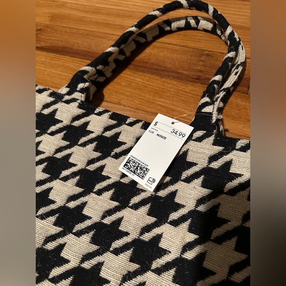 SOLD OUT H&M Jacquard Weave Houndstooth Handbag Tote. Black & White. NWT. - Picture 6 of 13